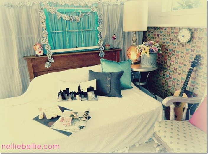 reading nook with pallet daybed from NellieBellie