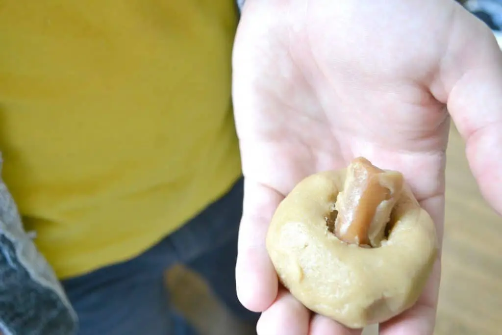Salted Caramel Chocolate Chip cookies are delicious and sooo much easier to make than you think!
