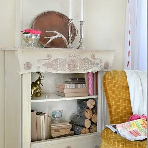 This bookcase fireplace is a great addition to any home that doesn't have a traditional fireplace, and uses simple supplies that are generally available.