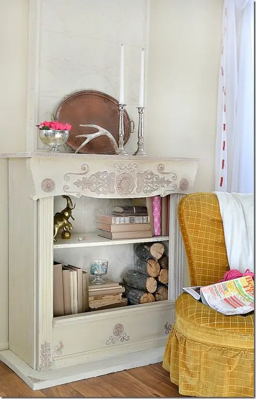 This bookcase fireplace is a great addition to any home that doesn't have a traditional fireplace, and uses simple supplies that are generally available.