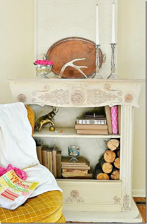 This bookcase fireplace is a great addition to any home that doesn't have a traditional fireplace, and uses simple supplies that are generally available.
