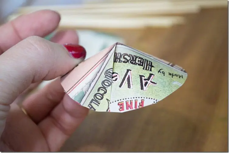 how to make a paper cocktail umbrella
