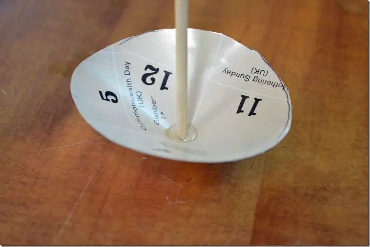 how to make a paper cocktail umbrella