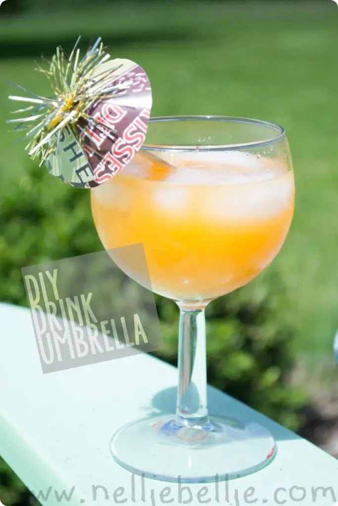 How to make a cocktail umbrella | Make your own cocktail umbrella's: so easy and fun to personalize!