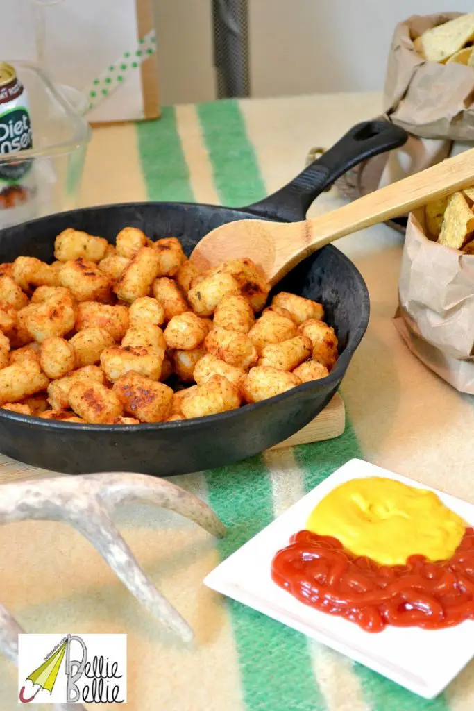 food in cast iron pans is charming and great for picnics and rustic parties!
