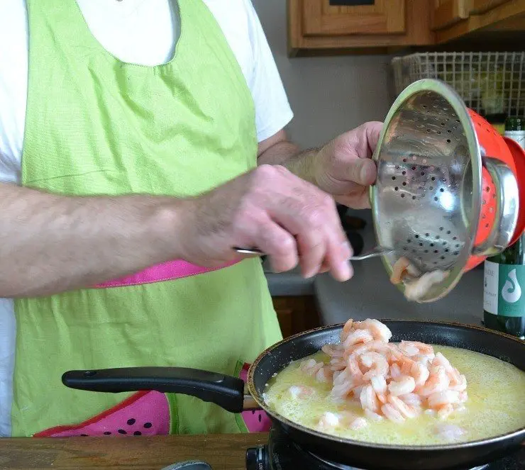 making shrimp scampi