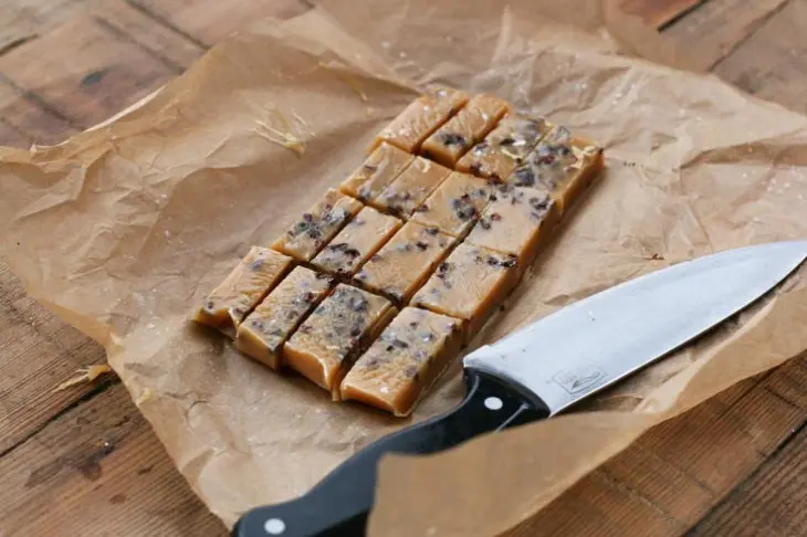 Cacao Nib Honey Caramels are delicious! This is a great recipe for homemade Christmas candy that are great to give! Christmas candy, caramel recipe, homemade caramel