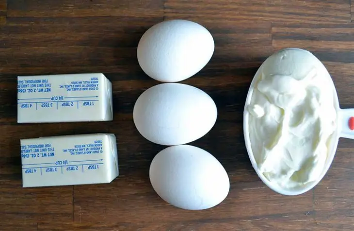 ingredients for the classic pound cake recipe