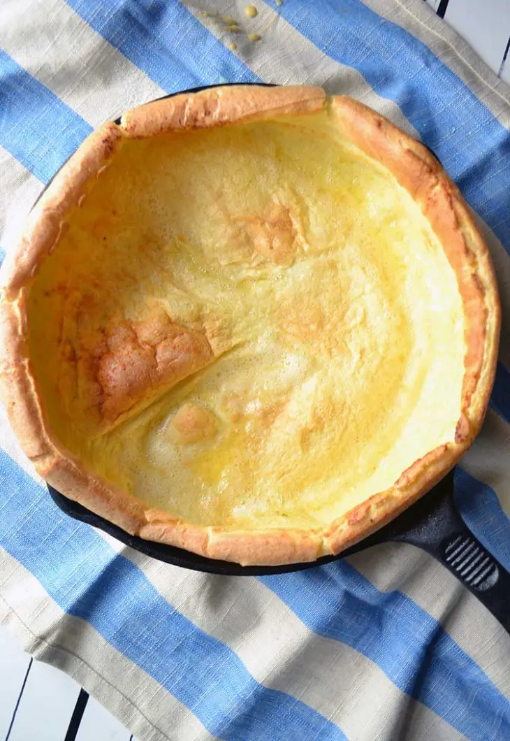 Oven pancakes are easy and fast. A great breakfast idea for busy families.