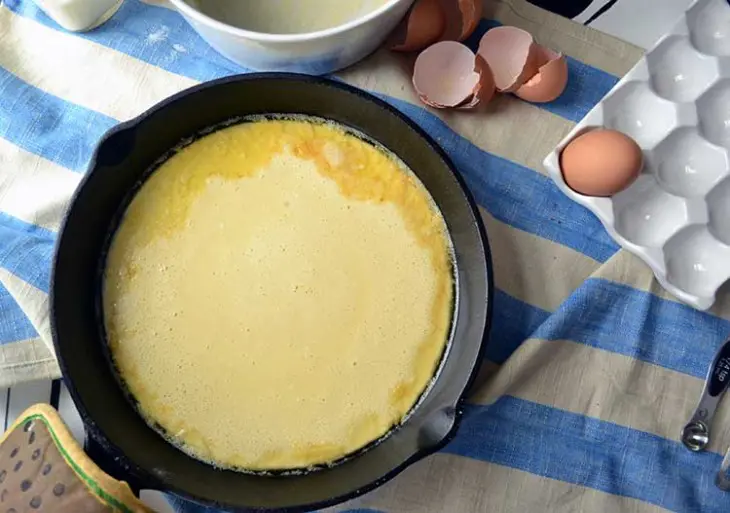 Oven pancakes are easy and fast. A great breakfast idea for busy families.