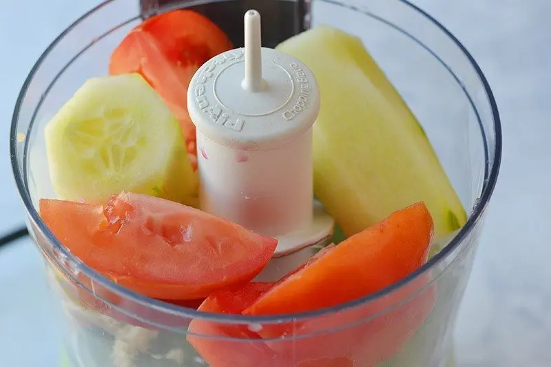 Easy Gazpacho recipe. a Gluten-free summer soup recipe! #GoldfishTales