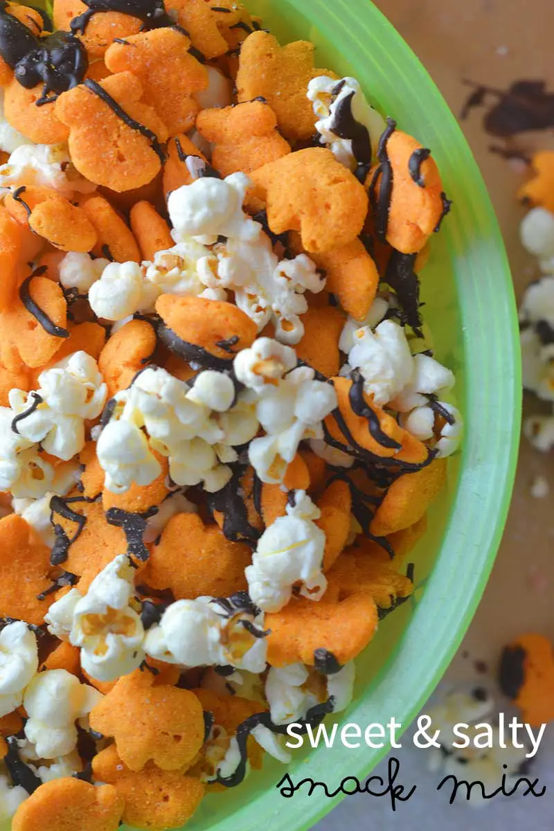 Sweet and salty snack mix featuring bacon cheddar Goldfish puffs (gluten-free) #GoldfishTales