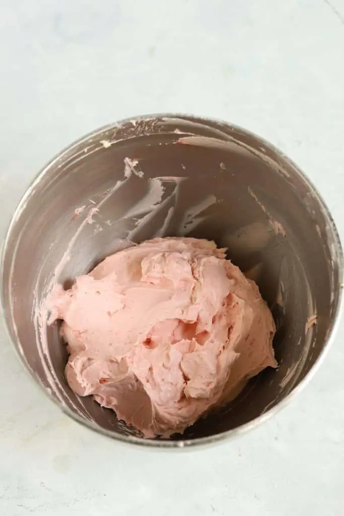 delicious strawberry frosting
