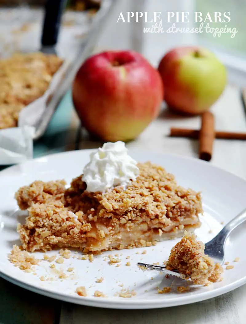 Apple pie bars with struesel topping. A great way to feed a crowd!
