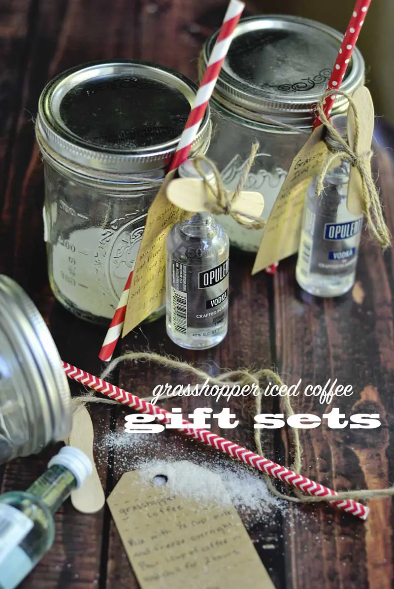 Iced coffee cocktail gift set is easy to make and a great gift idea from your kitchen. Perfect for the tea and coffee lovers.