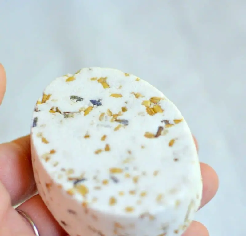 How to make your own bath bombs. Homemade bath bombs save you cash, are customizable to your perfect recipe, and are gentler on your skin and the earth.