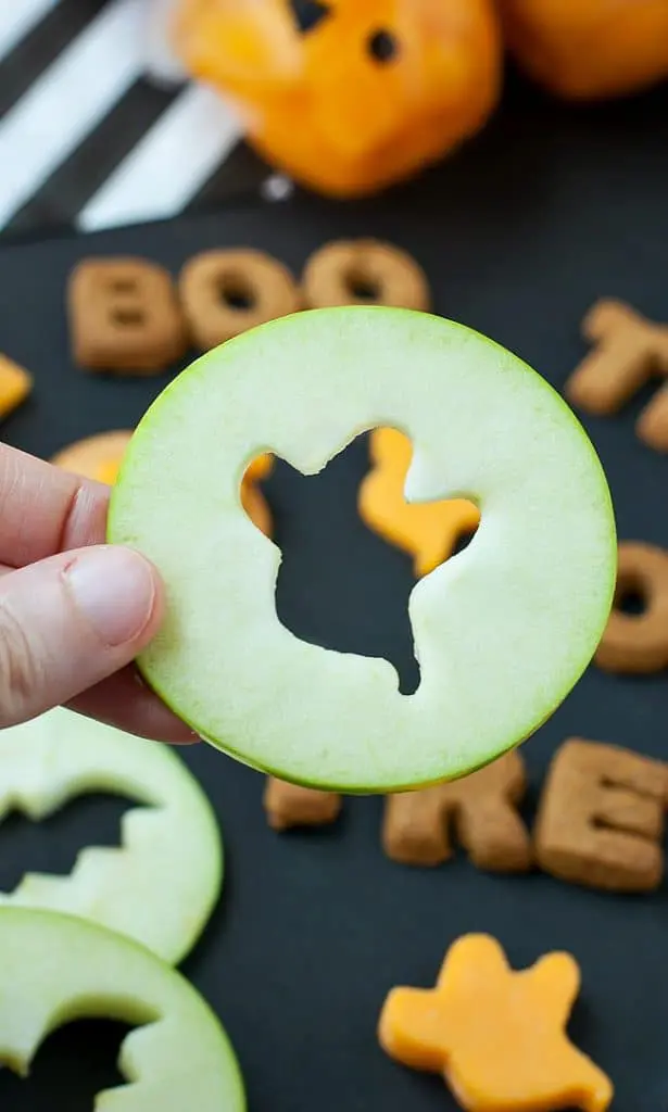healthy-halloween-treats-spooky-snacks-post-3879xs