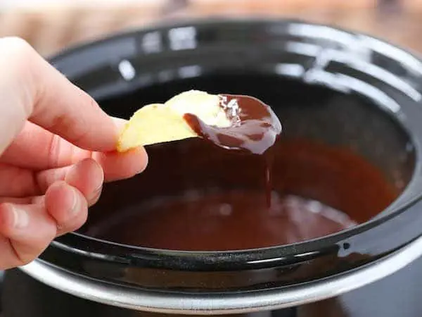 slow_cooker_chocolate_fondue-9-600x450