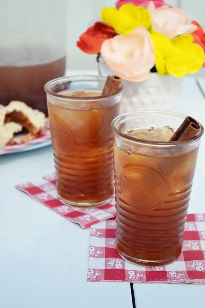 This Maple Cinnamon Iced Tea is the perfect, refreshing drink for fall. It is named for Paul Bunyan's girlfriend...Lucette.