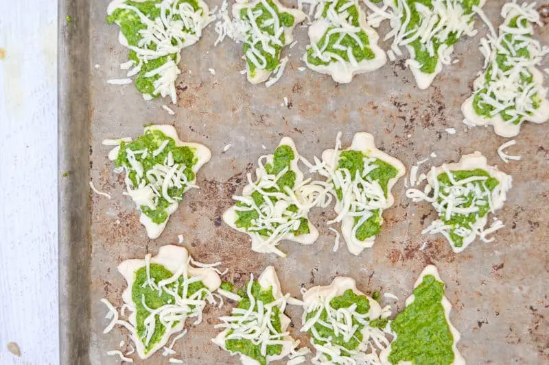 homemade pesto pizza