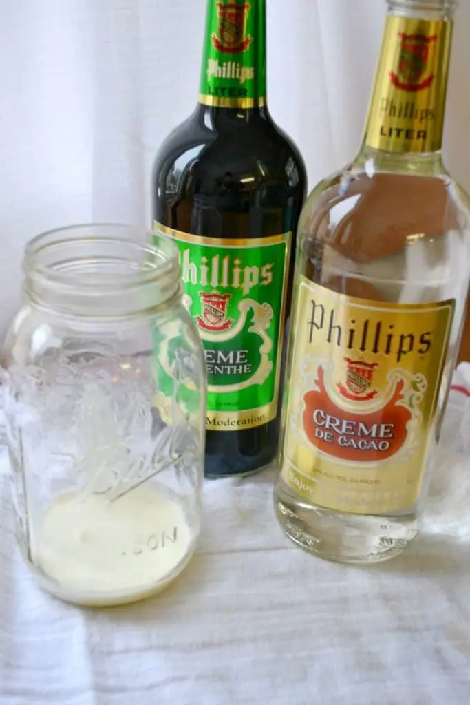 The easy and delicious grasshopper cocktail is perfect for St. Patrick's Day. Tastes like a thin mint cookie!