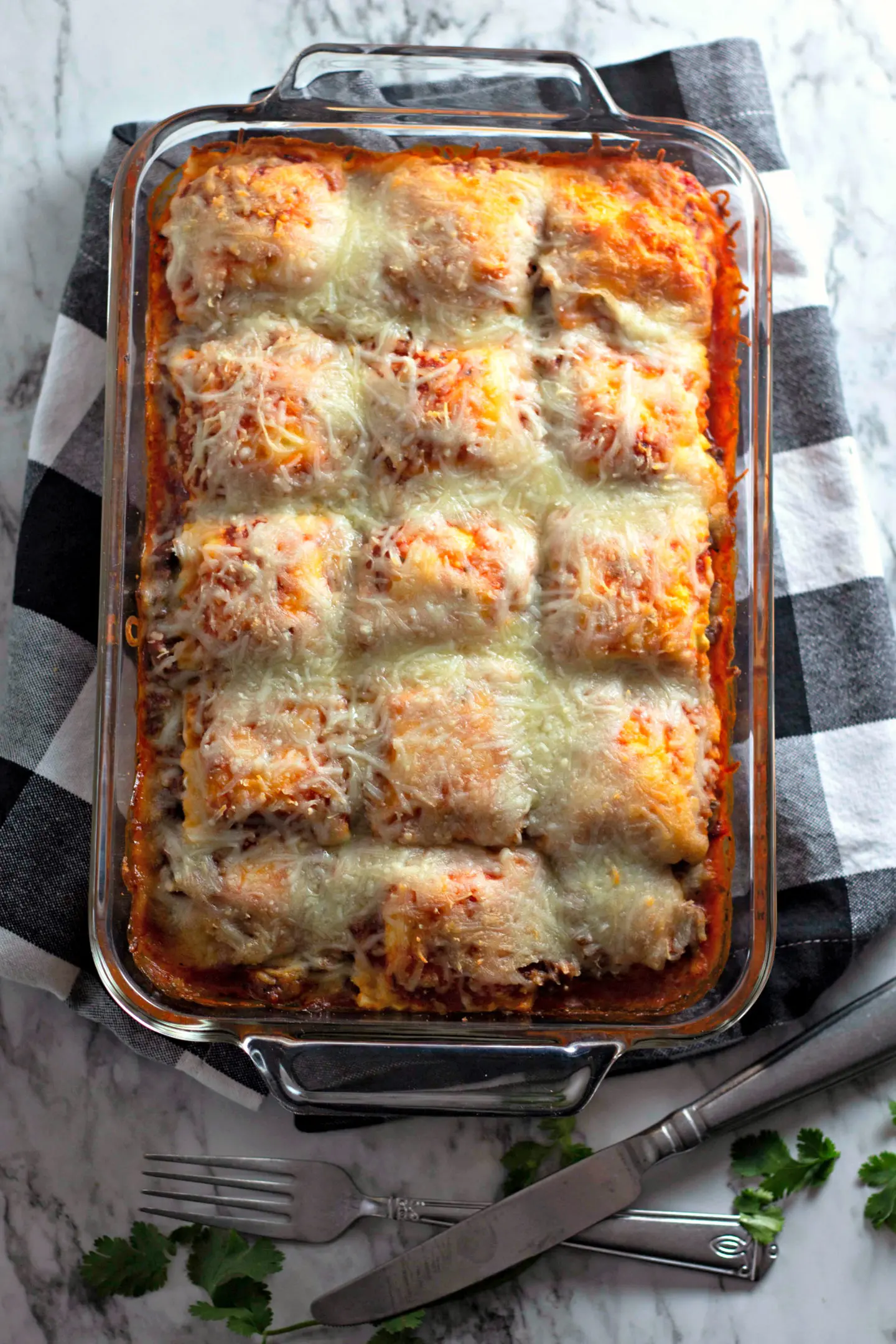 a pan of baked ravioli