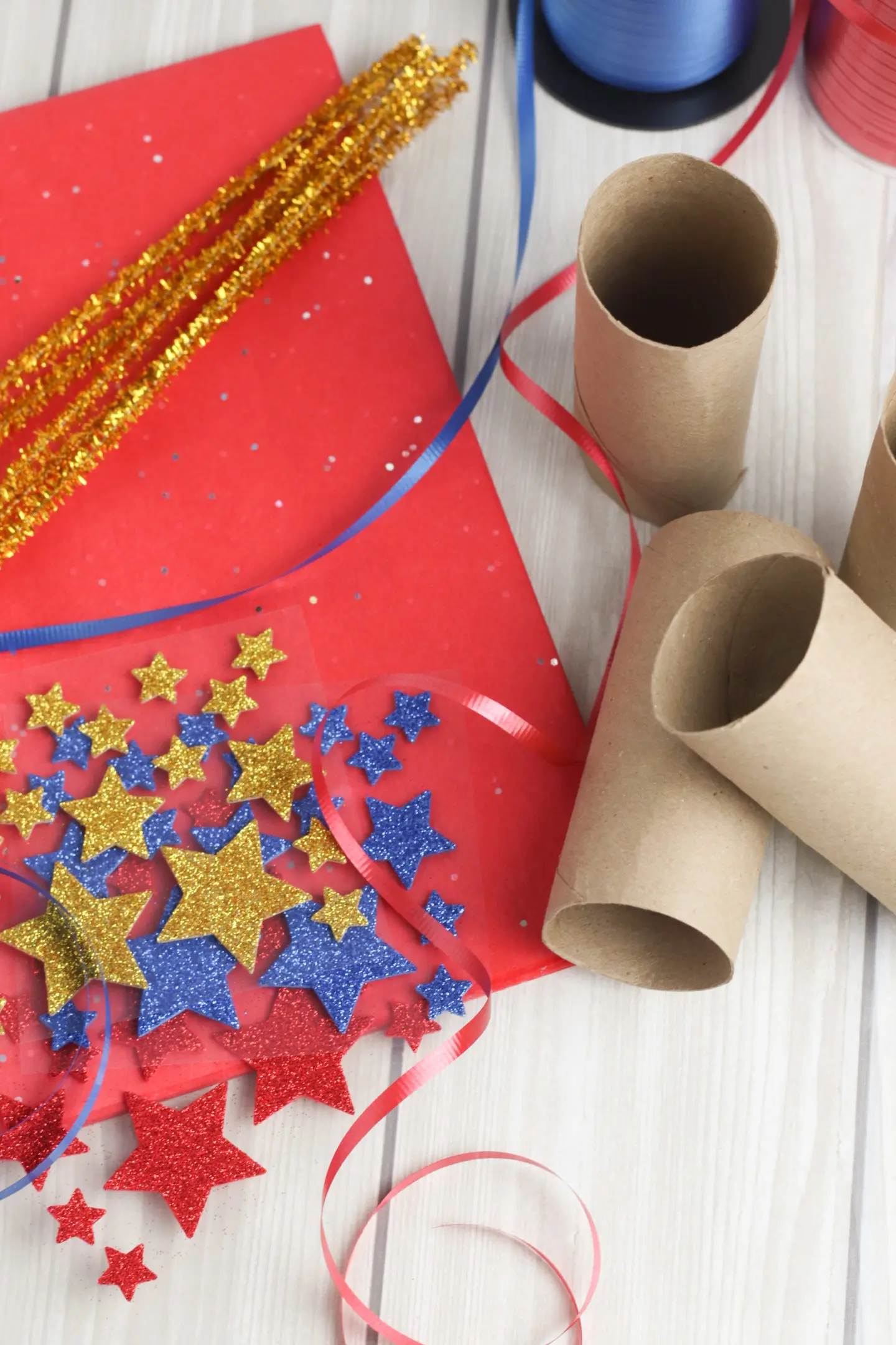 the supplies you need to make party poppers from NellieBellie