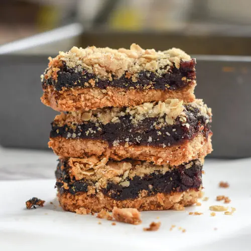 old-fashioned date bars with buttery crust, date filling, and oatmeal crumble