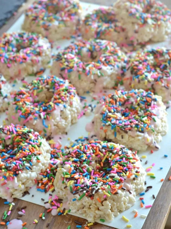 rice krispie treats turned into donuts