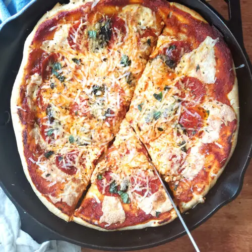 cast iron pan pizza