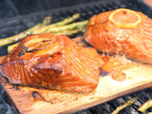 How to Cook Cedar Plank Salmon on a Gas Grill: Easy, Flavorful Steps