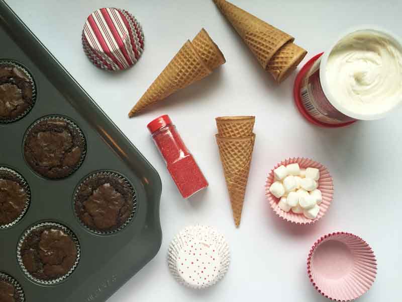 santa hat brownies2