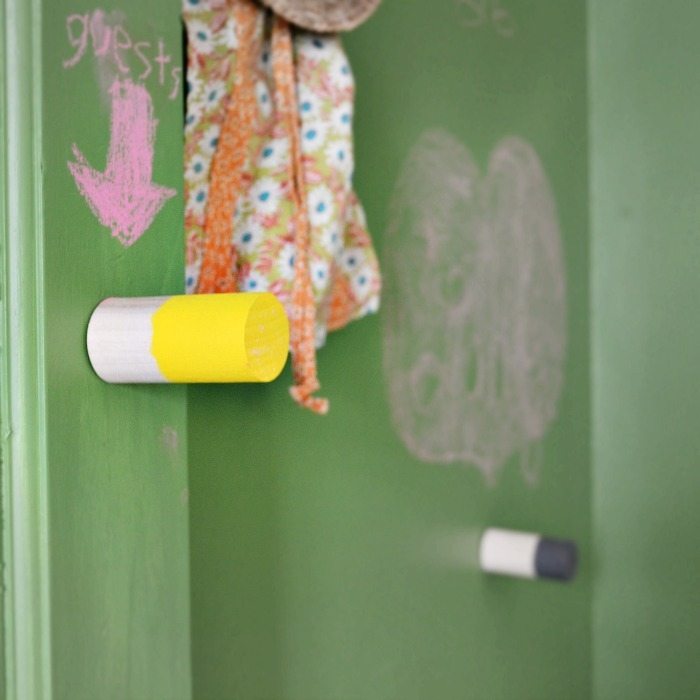 Wooden coat hooks, a tutorial from NellieBellie