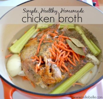 Simple, healthy Homemade chicken broth