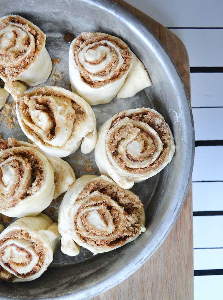 Quick Cinnamon Rolls bread dough cinnamon rolls an easy recipe