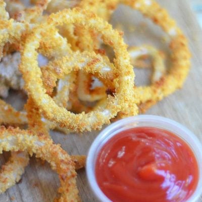 These onion rings are baked and so easy!!