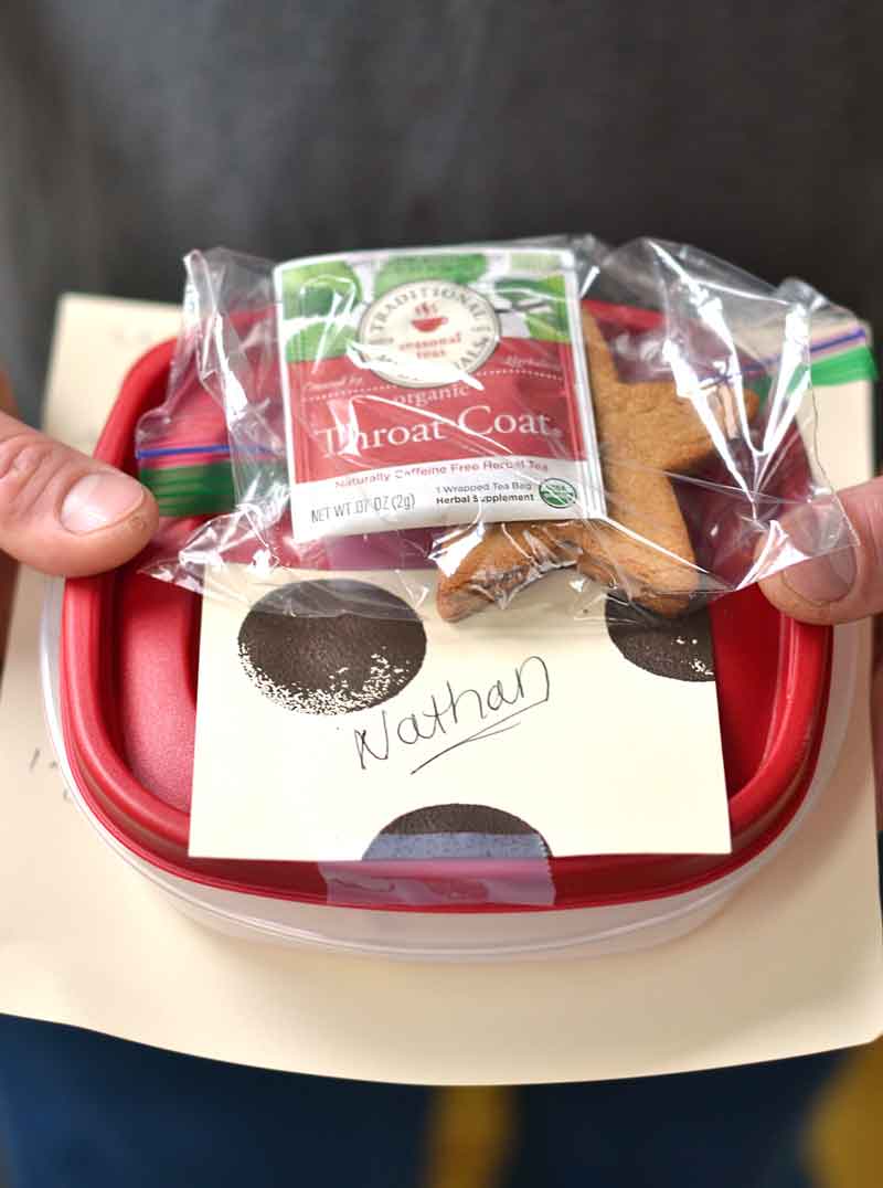 Send your guests home with a leftovers package from a Thanksgiving Leftovers Station.