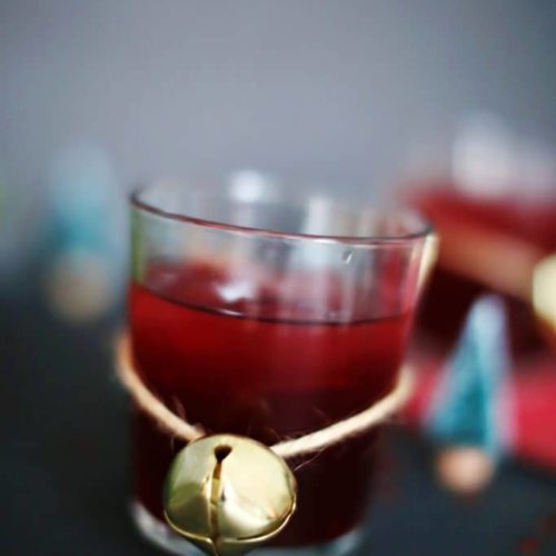 The Whiskey Pom Cocktail. A delicious mix of pomegranate juice and whiskey. Easy, delicious, and beautiful!