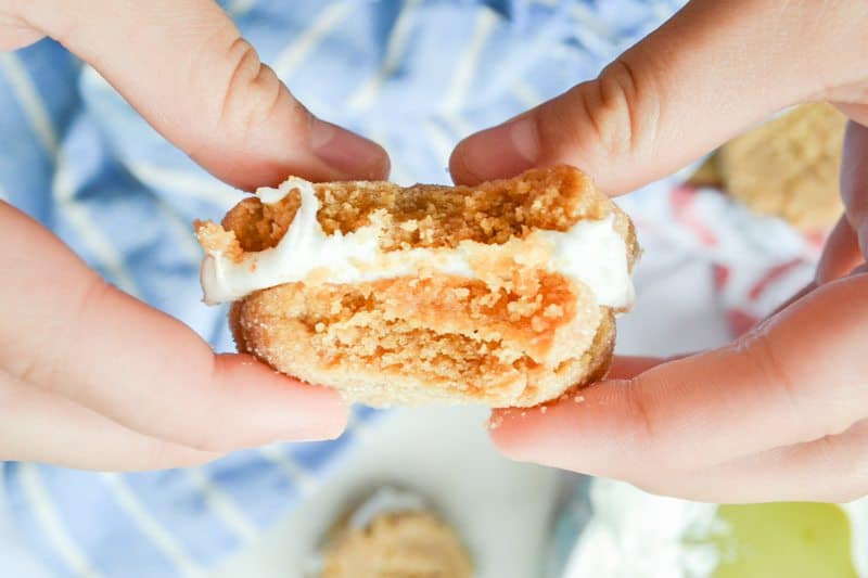 homemade marshmallow fluff recipe in between to peanut butter cookies