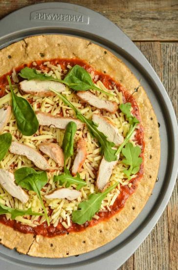 chicken arugula pizza