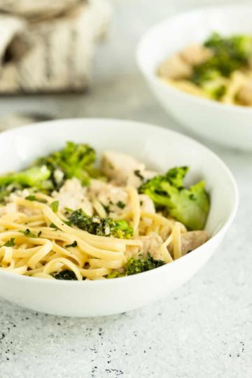 easy Broccoli and Chicken Alfredo