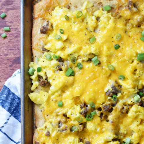 a pan of crescent roll breakfast pizza