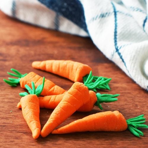 easy fondant carrots you can make in only a few simple steps