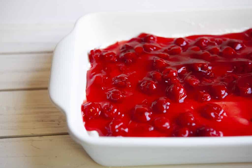 no bake cherry cheesecake cherries added to top