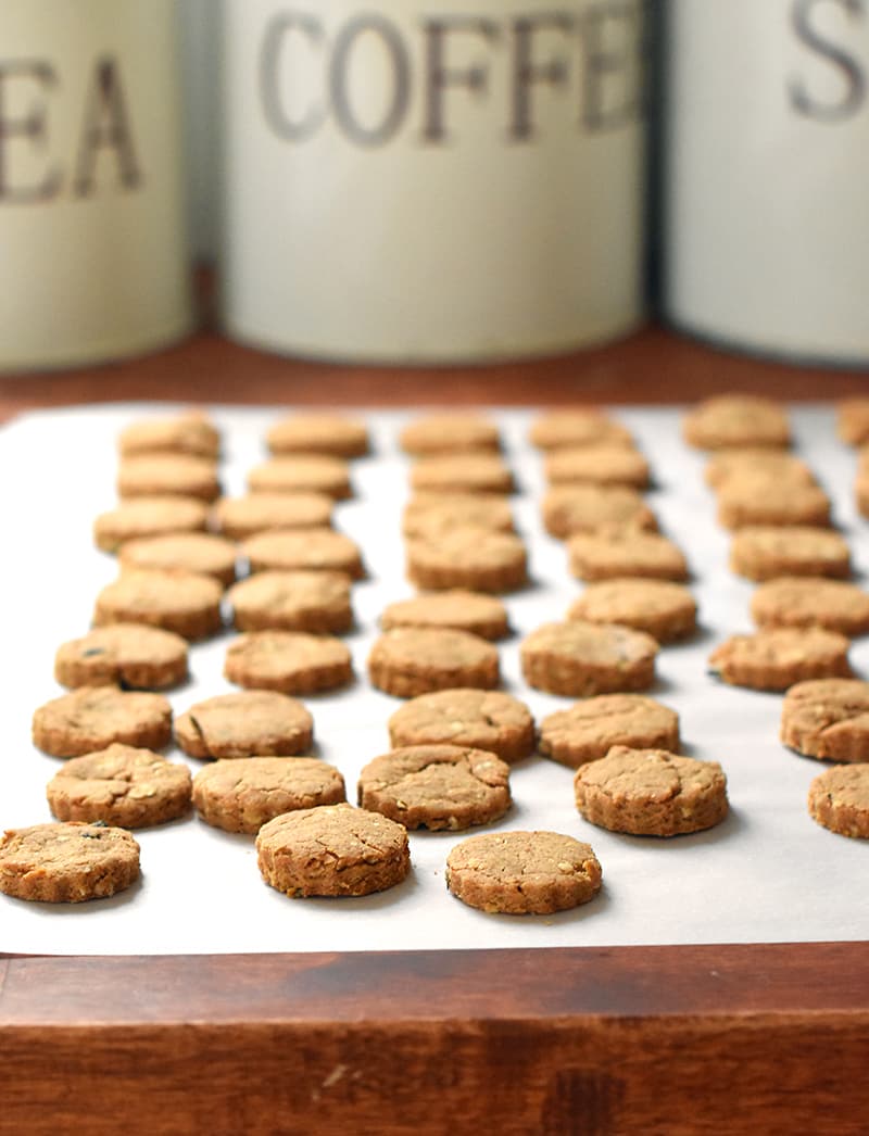 baking dog cookies