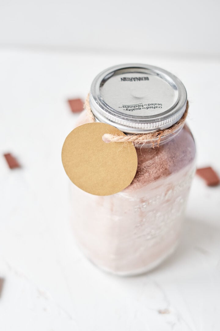 A great gift idea...chocolate cake in a jar