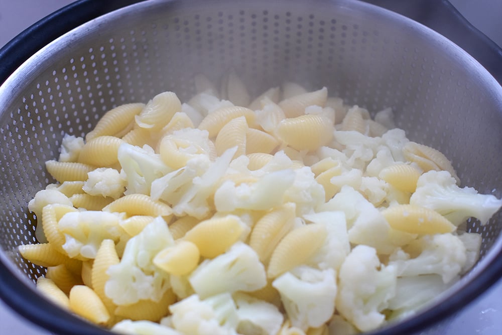 Cauliflower and pasta cooked together