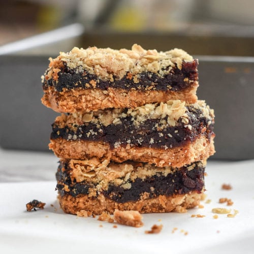 old-fashioned date bars with buttery crust, date filling, and oatmeal crumble