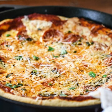 cast iron pan pizza